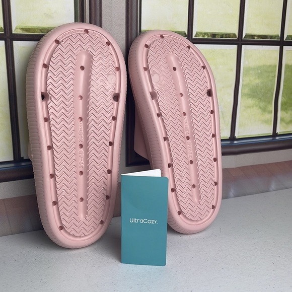 UltraCozy Comfort Slide Sandals - Picture 3 of 4